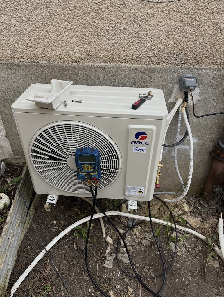 Climatisation à Bourges – Installation réversible par POSELEC Mise en service d'une climatisation Gree avec contrôle des pressions à Bourges